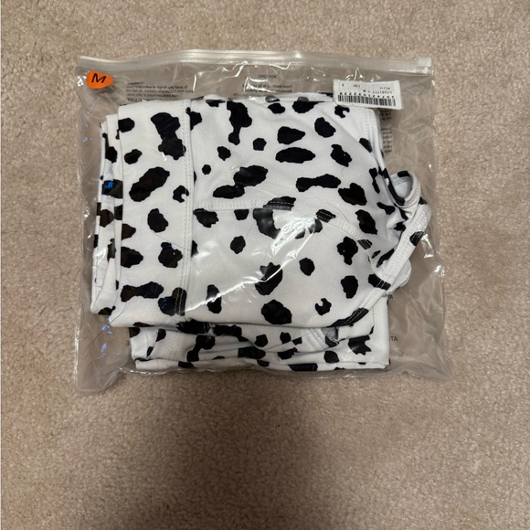 Leop print sports bra and biker shorts set - Picture 6 of 6